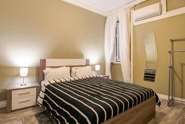 Hostel Seven Hills
