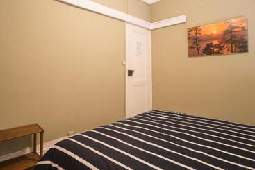 Hostel Seven Hills