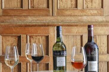 هتل Bodega Tio Pepe