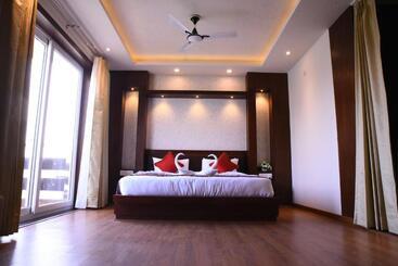 هتل Lavanya Inn