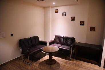 هتل Lavanya Inn