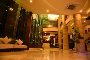 هتل Lavanya Inn