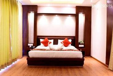 هتل Lavanya Inn