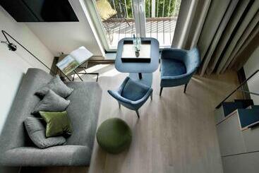 Oberdeck Studio Apartments   Adults Only