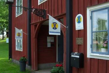 Vandrarhemmet Mangelgården   Hostel