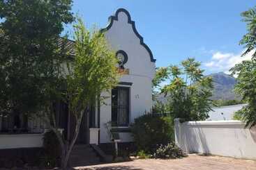 هاستل Stumble Inn Backpackers Lodge