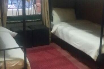 هاستل Stumble Inn Backpackers Lodge