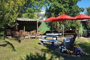 هاستل Stumble Inn Backpackers Lodge