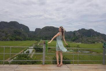 تختخواب و صبحانه Hang Mua Central Homestay