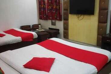 هتل Adb Rooms Today International Paharganj