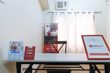 هتل Reddoorz @ Sunfields Lipa Batangas