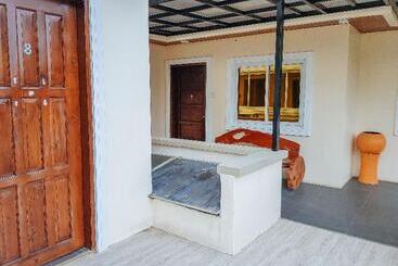پانسیون Reddoorz @ Caimito Drive Dampas