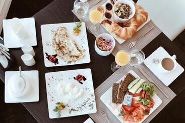Meergut Hotels