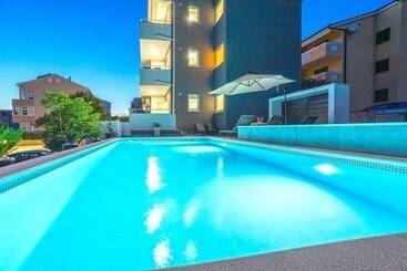 پانسیون Summer Breeze Apartments