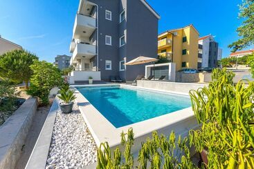 پانسیون Summer Breeze Apartments