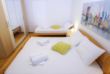 پانسیون Summer Breeze Apartments