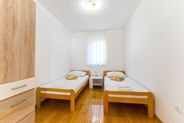 پانسیون Summer Breeze Apartments