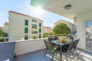 پانسیون Summer Breeze Apartments