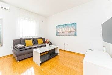 پانسیون Summer Breeze Apartments