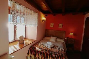 Casa Rural Dera Hont