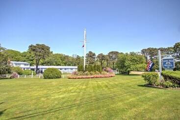 Sandy Neck Motel