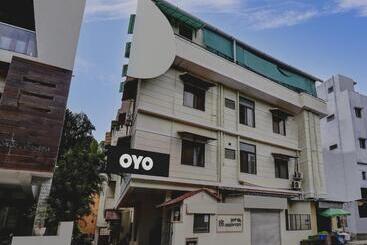 Hotel Super Collection O Green View Homes Near Nexus
