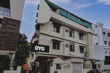 Hotel Super Collection O Green View Homes Near Nexus