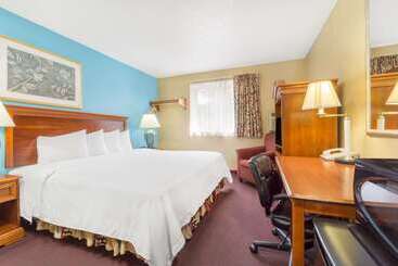 هتل Baymont By Wyndham Huber Heights Dayton