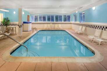 هتل Baymont By Wyndham Huber Heights Dayton