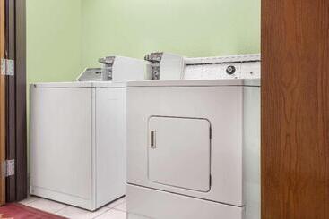 هتل Baymont By Wyndham Huber Heights Dayton
