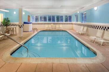 هتل Baymont By Wyndham Huber Heights Dayton