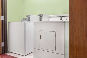 هتل Baymont By Wyndham Huber Heights Dayton