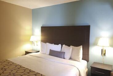 هتل Baymont By Wyndham Huber Heights Dayton