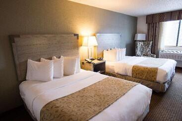 هتل Best Western Alpenglo Lodge