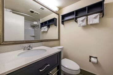 هتل Best Western Plus Thousand Oaks Inn