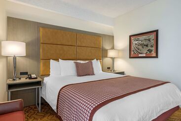 هتل Best Western Plus Thousand Oaks Inn