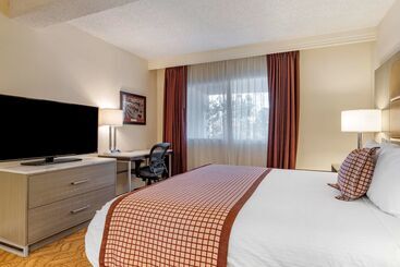 هتل Best Western Plus Thousand Oaks Inn