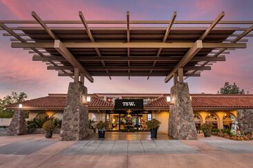 هتل Best Western Plus Thousand Oaks Inn