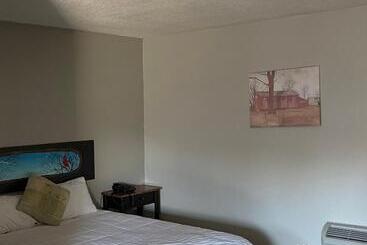 فندق Country Town N' Suites