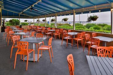 هتل Four Points By Sheraton Virginia Beach Oceanfront
