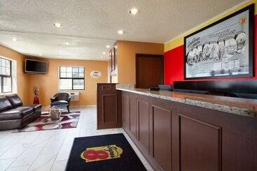 هتل Super 8 By Wyndham Colorado Springs/afa Area