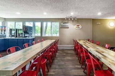 هتل Super 8 By Wyndham Duluth