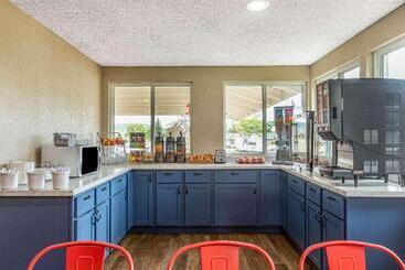 هتل Super 8 By Wyndham Duluth