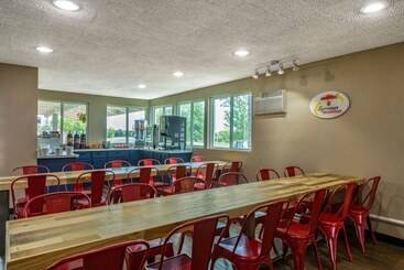 هتل Super 8 By Wyndham Duluth
