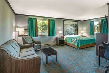 هتل Super 8 By Wyndham Duluth