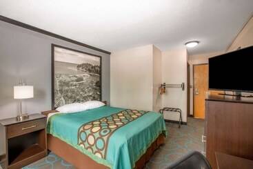 هتل Super 8 By Wyndham Duluth