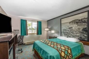 هتل Super 8 By Wyndham Duluth