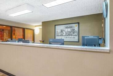 هتل Super 8 By Wyndham Duluth