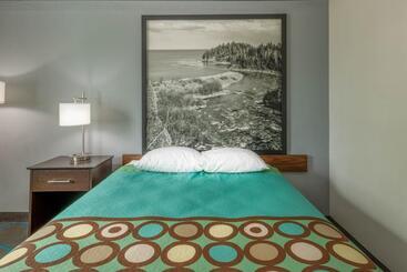 هتل Super 8 By Wyndham Duluth