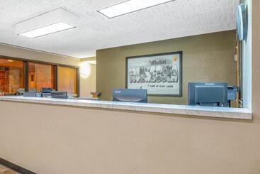 هتل Super 8 By Wyndham Duluth